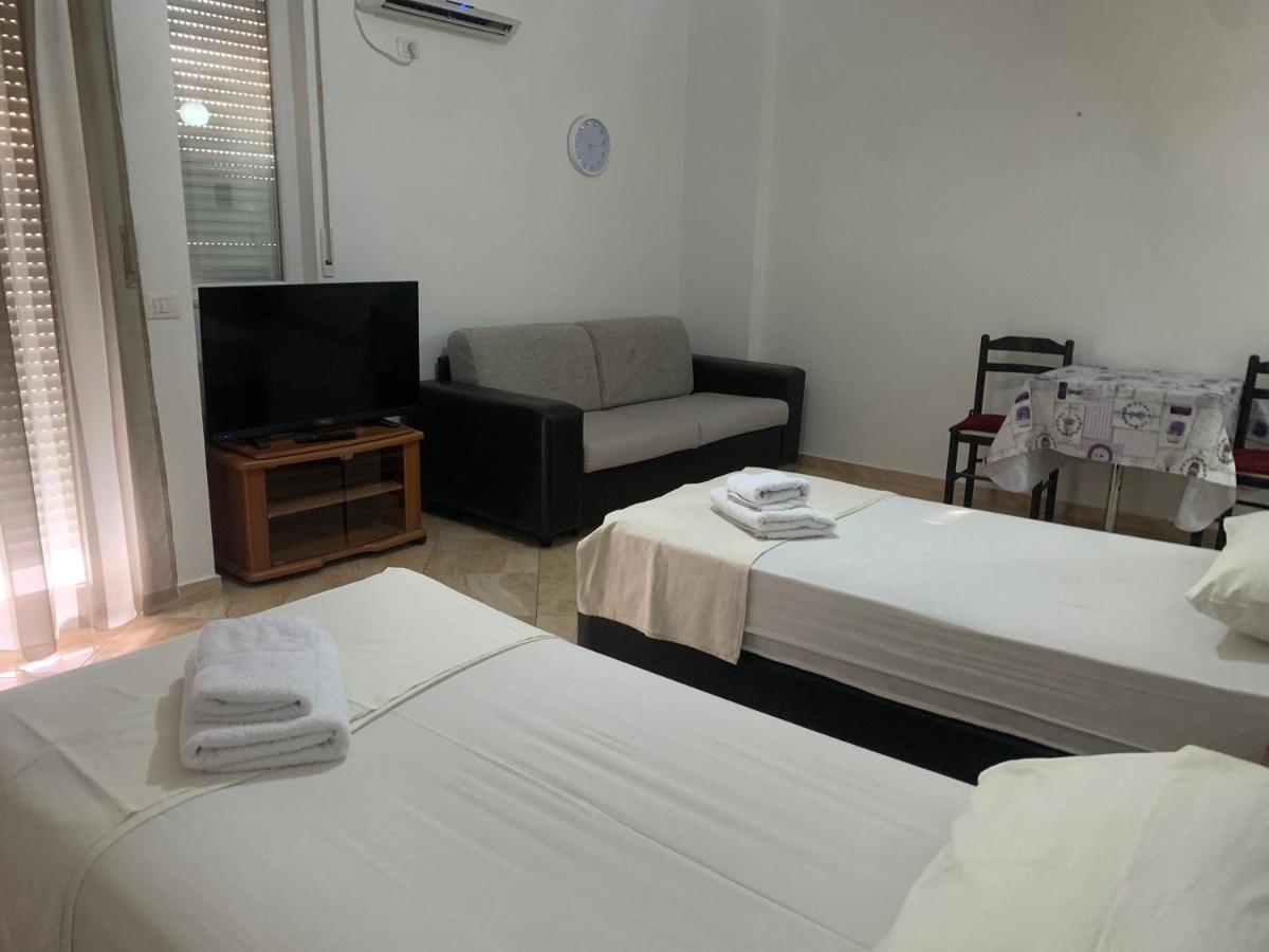 Kokomani 2 Apartment Durres Exterior photo