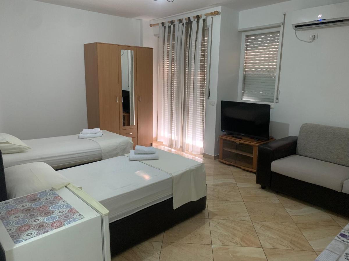 Kokomani 2 Apartment Durres Exterior photo
